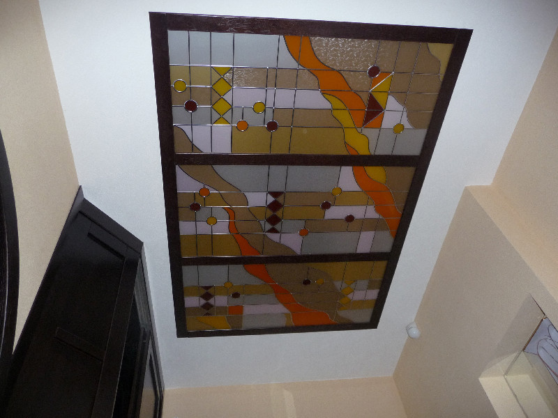 Витраж в потолок (загородный дом)