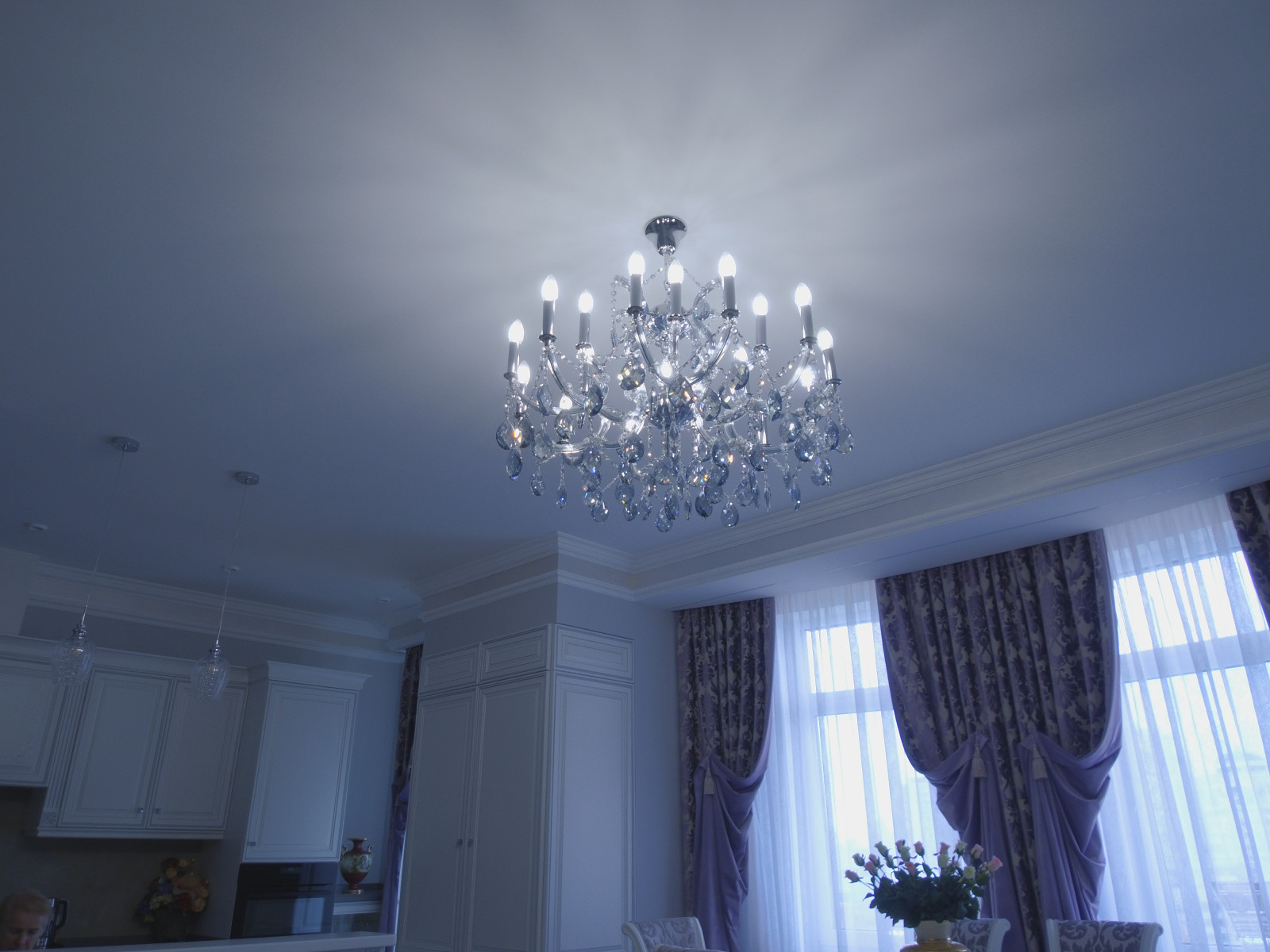 Тканевый потолок гостинная