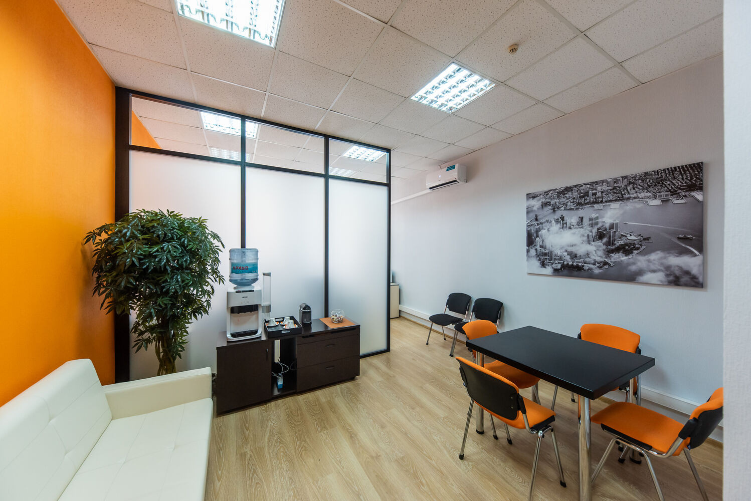 Перегородки NAYADA-Quadro в офисе юридической компании Кросби