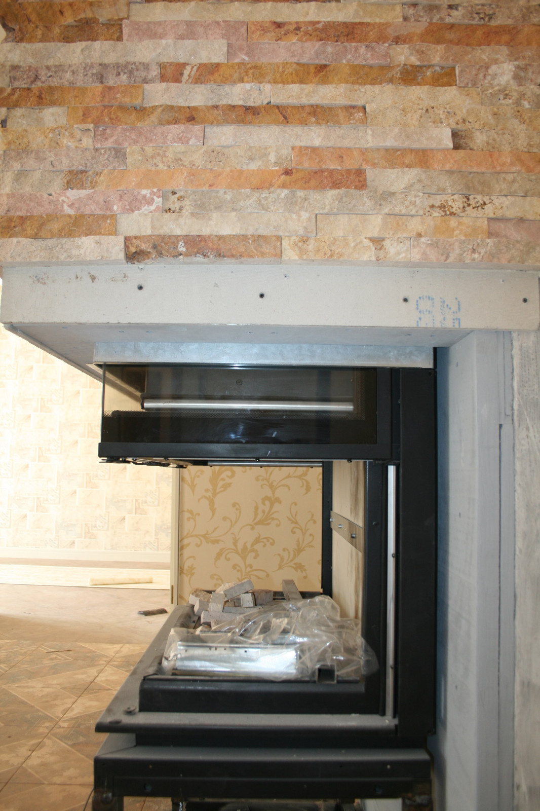 Трехсторонняя каминная топка EdilKamin вид сбоку