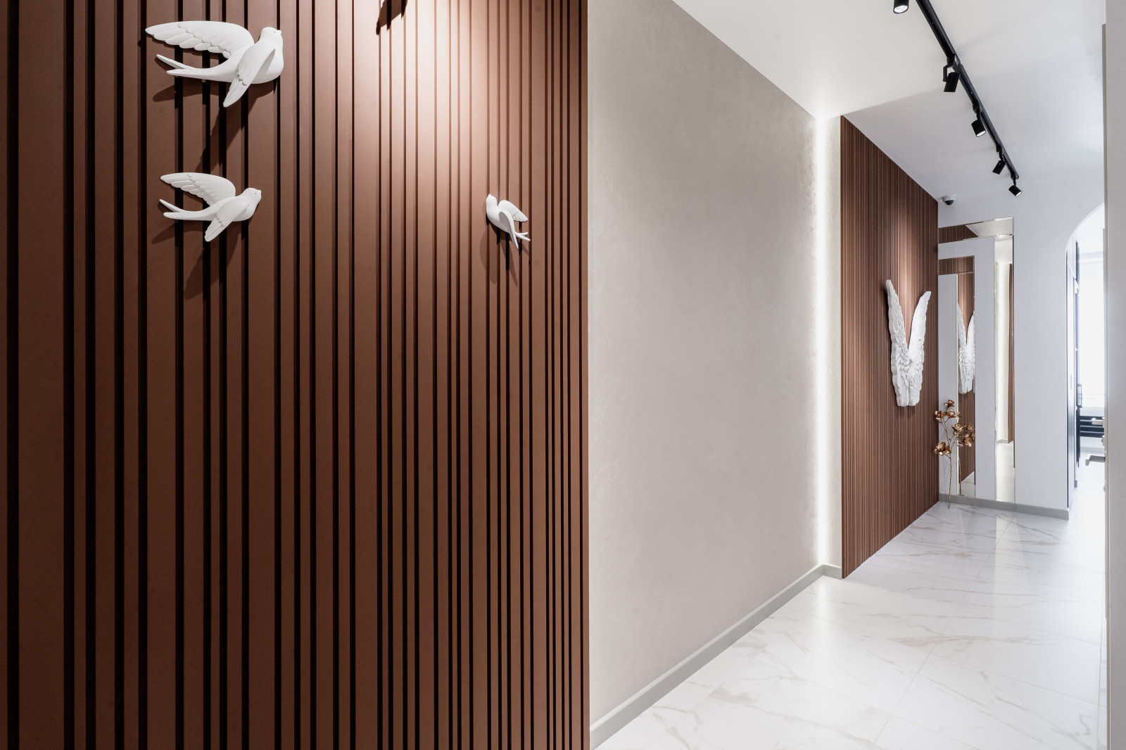 Cалон «Монополия красоты». Нанесение декоративной штукатурки