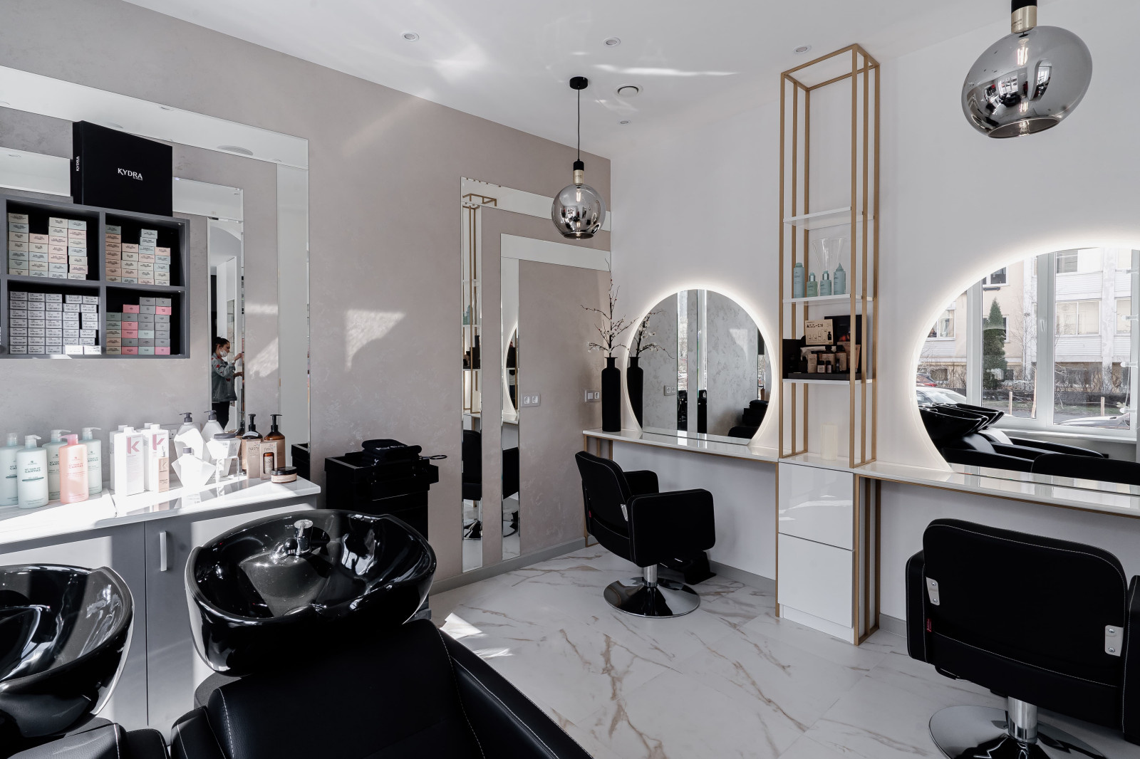 Cалон «Монополия красоты». Нанесение декоративной штукатурки