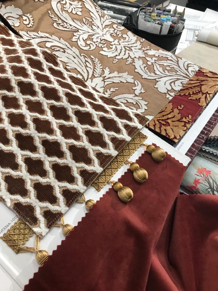 Подбор комбинированных штор для гостиной в проект "Сады Мавритании".