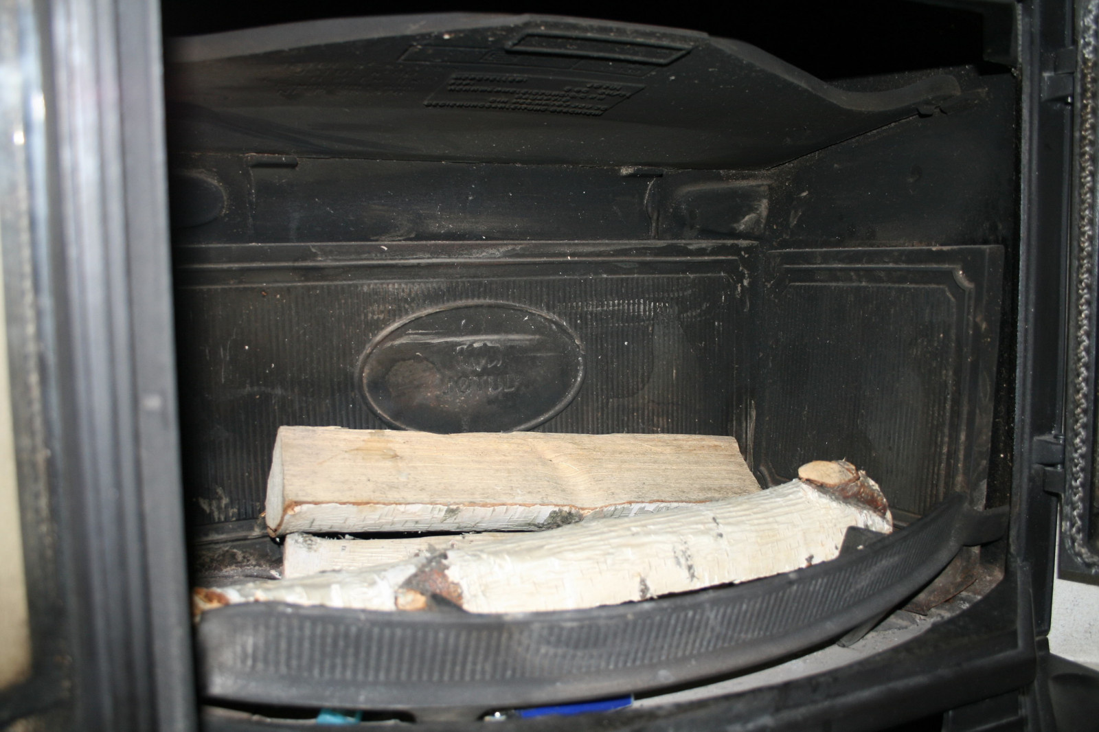 Каминная топка JOTUL I80 Классика 2007 логотип на задней стенке