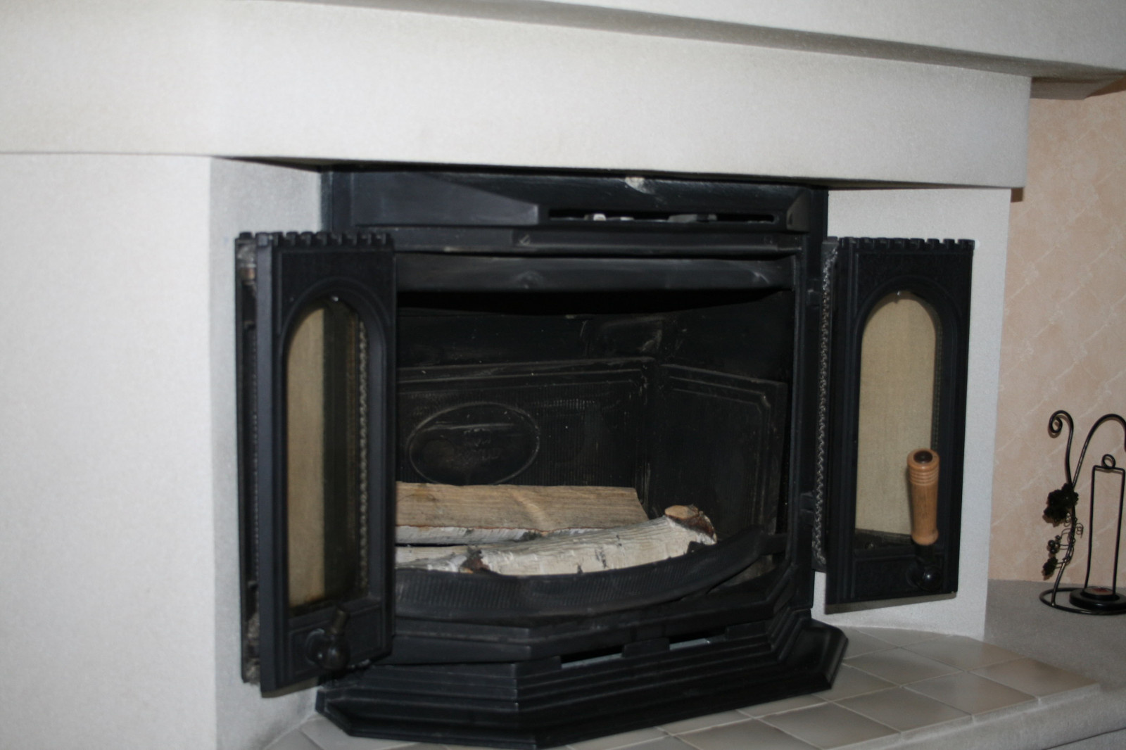 Каминная топка JOTUL I80 Классика 2007 с двумя открытыми дверцами1