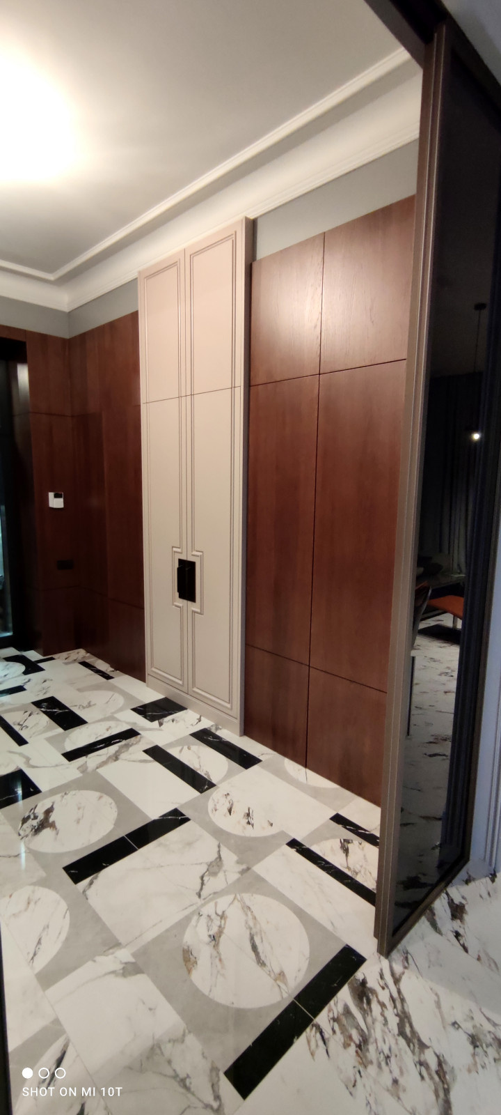 Обложка проекта: Прихожая