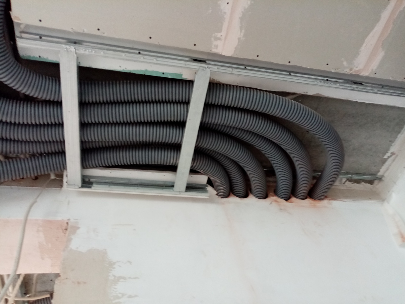 Фотографии в процессе работы