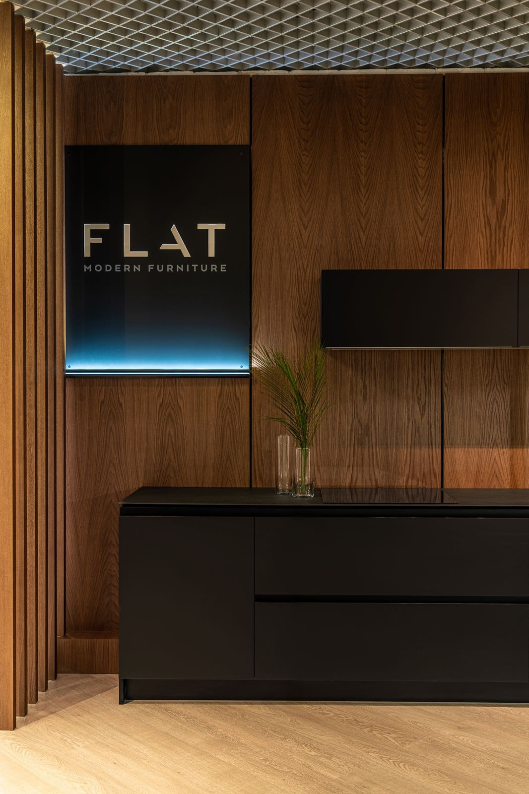 Обложка проекта: SHOWROOM