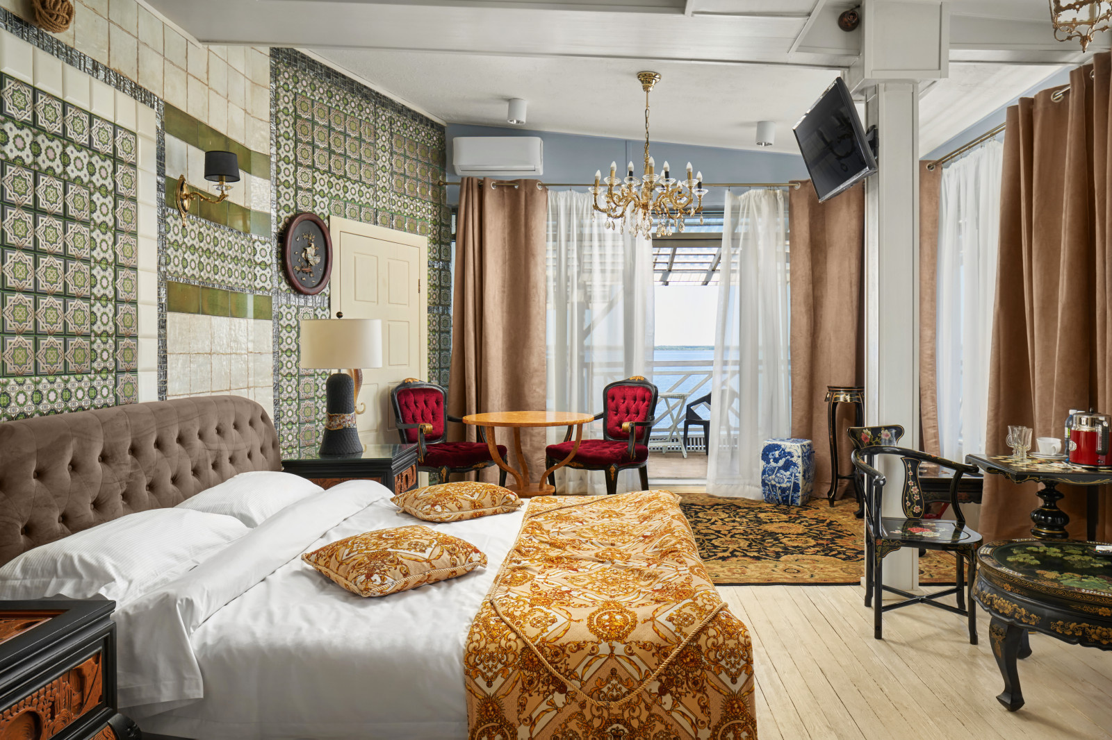 отель "Buen Retiro"