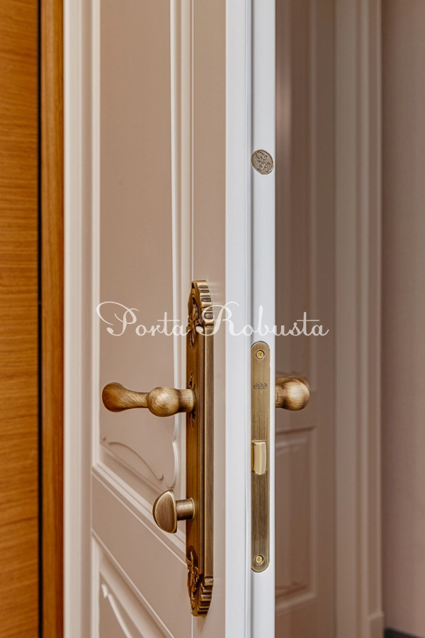 ЖК БОЛЬШЕВИК -дверь