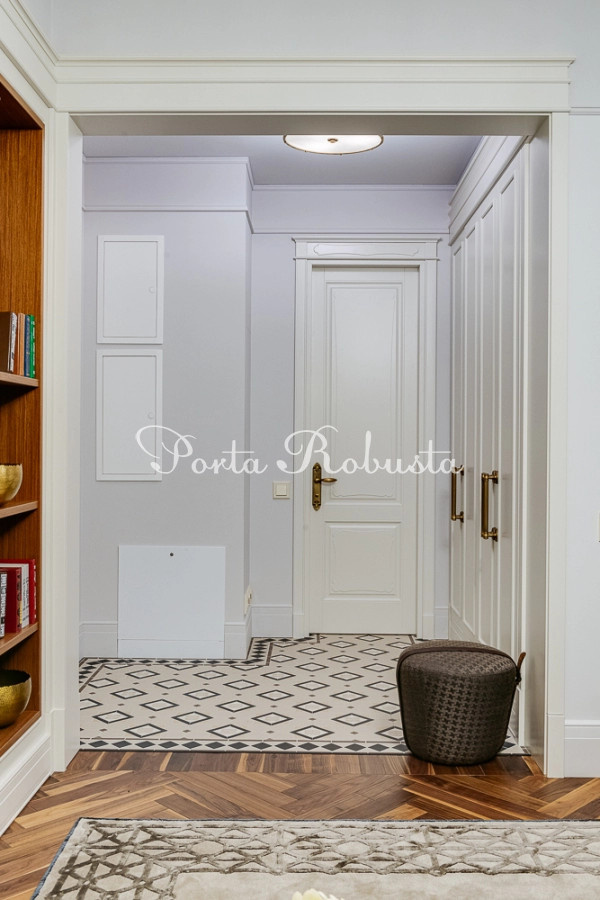 ЖК БОЛЬШЕВИК -дверь