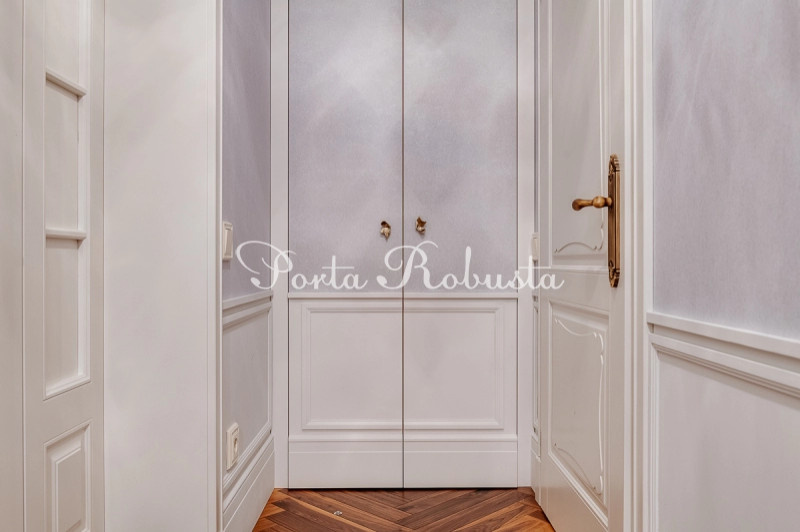 ЖК БОЛЬШЕВИК -дверь