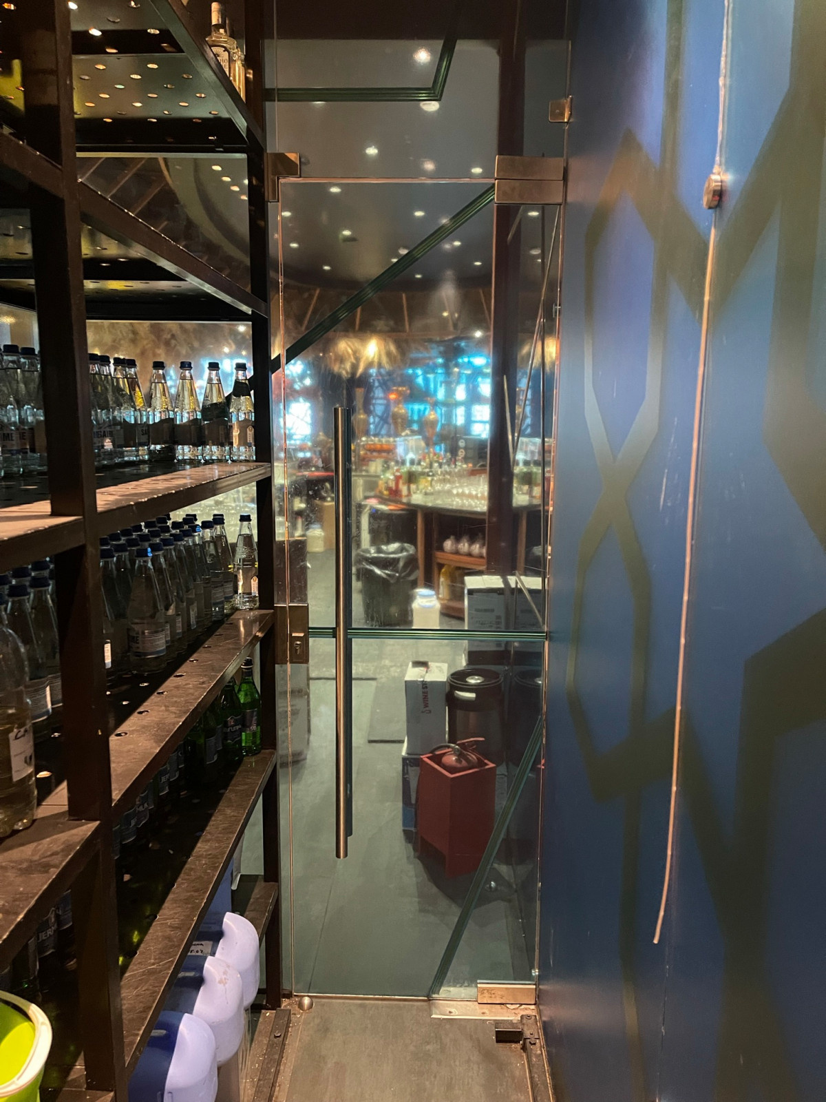 Стеклянные перегородки. Чайхана