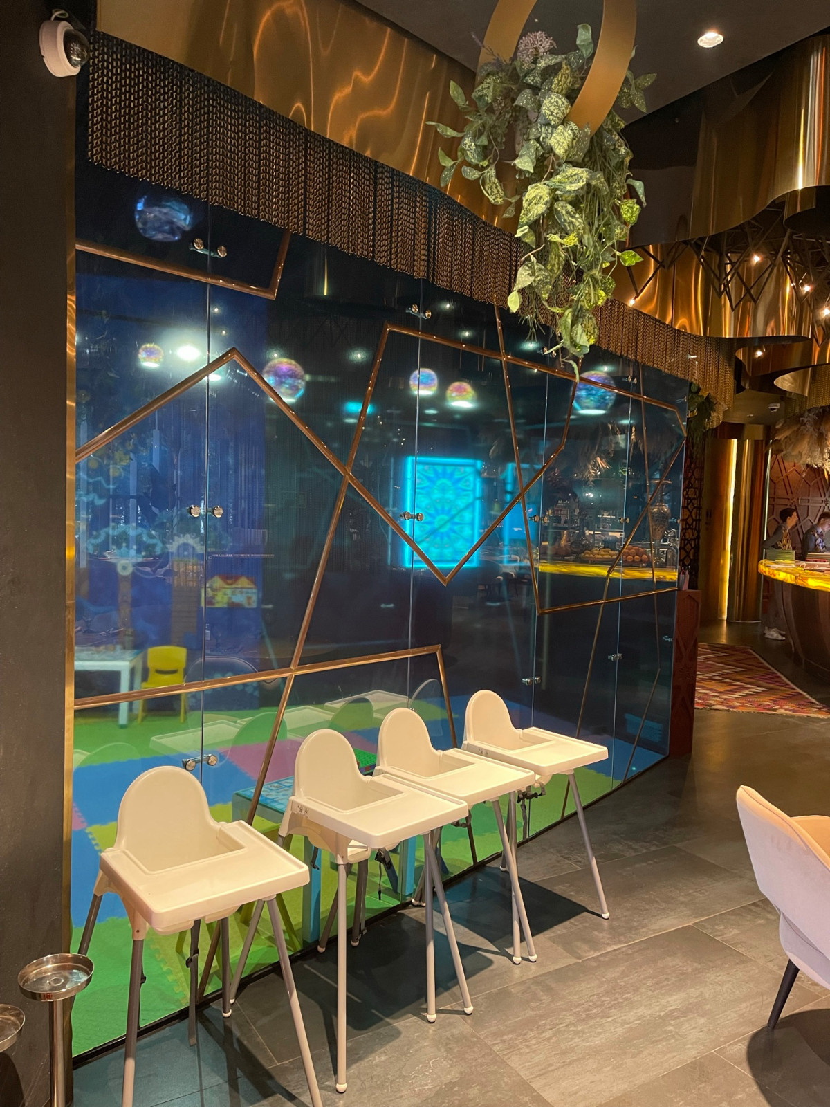 Стеклянные перегородки. Чайхана