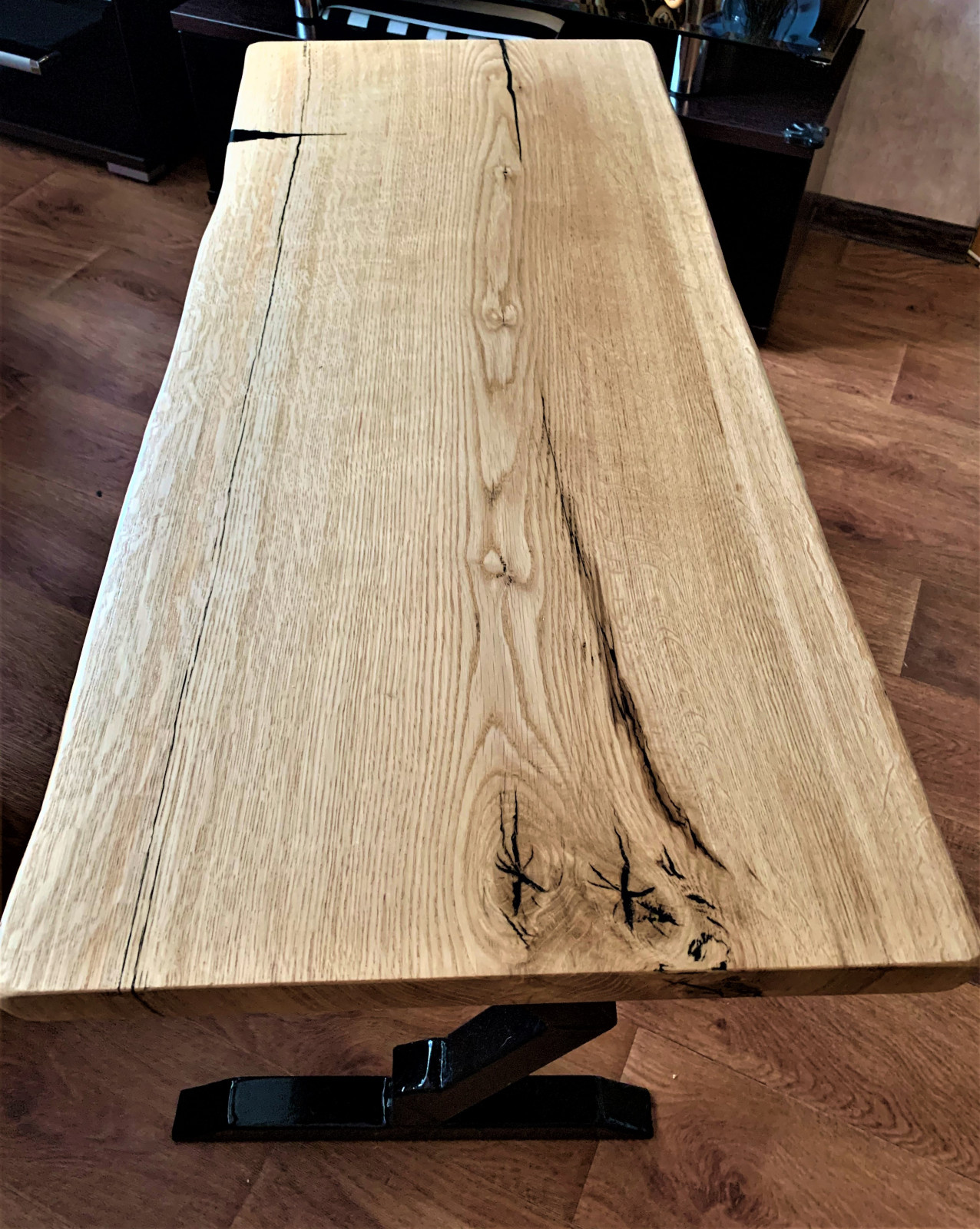 Столы из массива ценных пород дерева