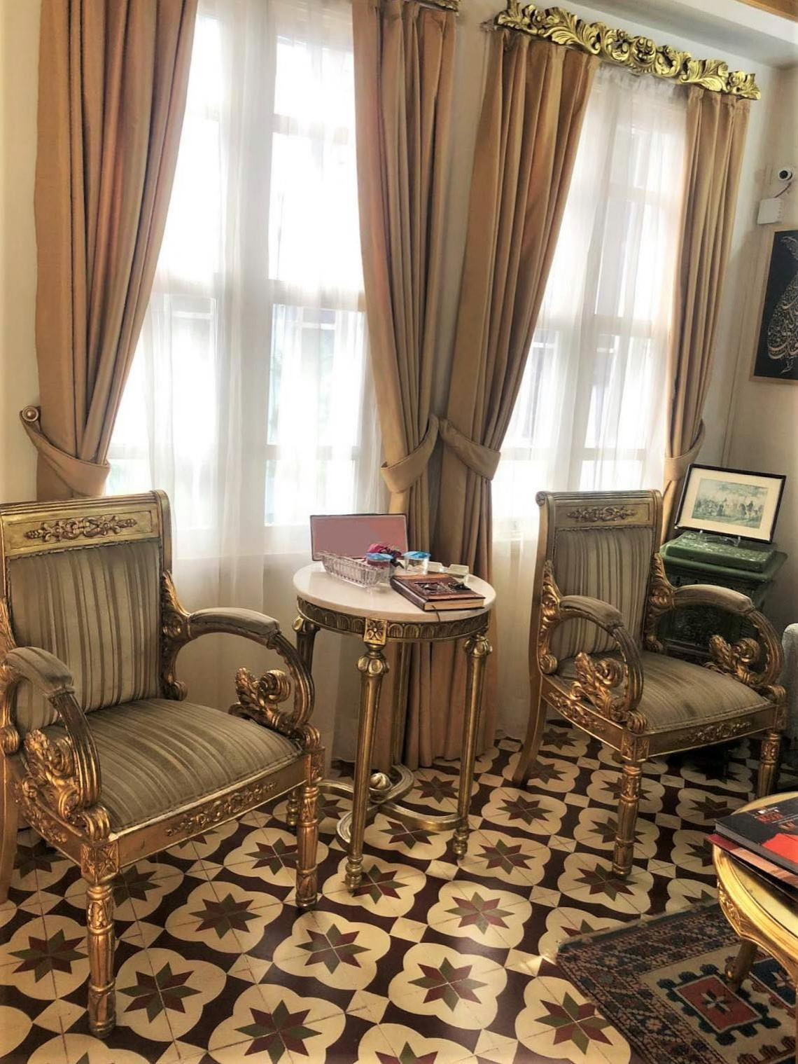 холл  в стили Шебби-шик