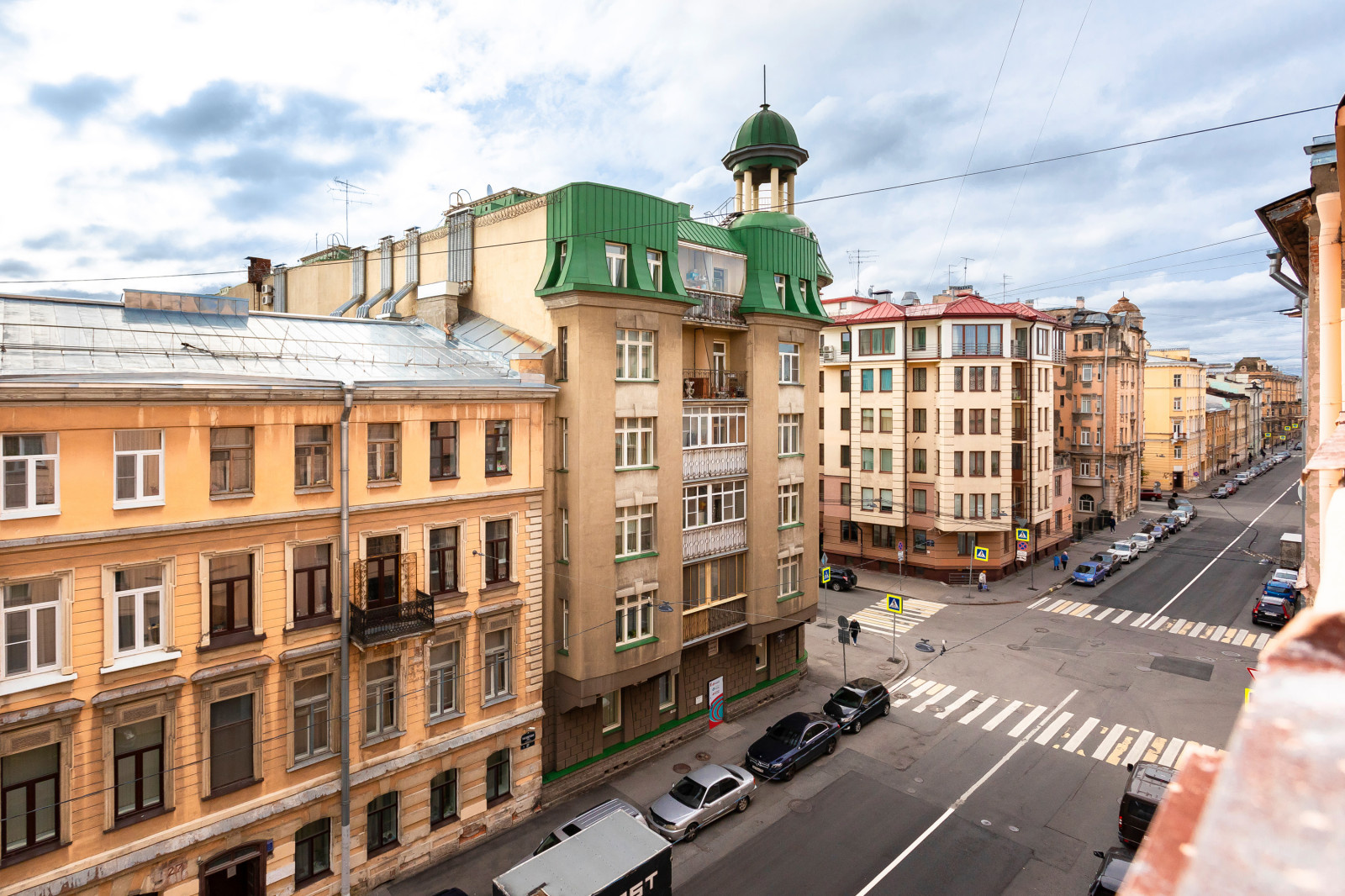 2х-уровненвая квартира в центре Петербурга