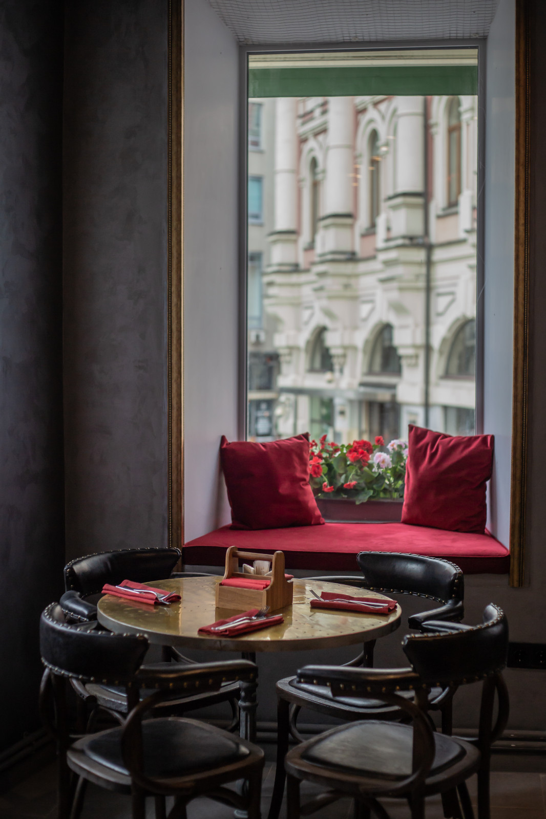 TrueStoriesBar реализация