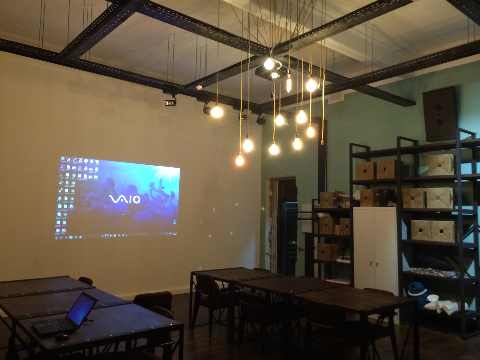 Шоурум студии светодизайна LiDS