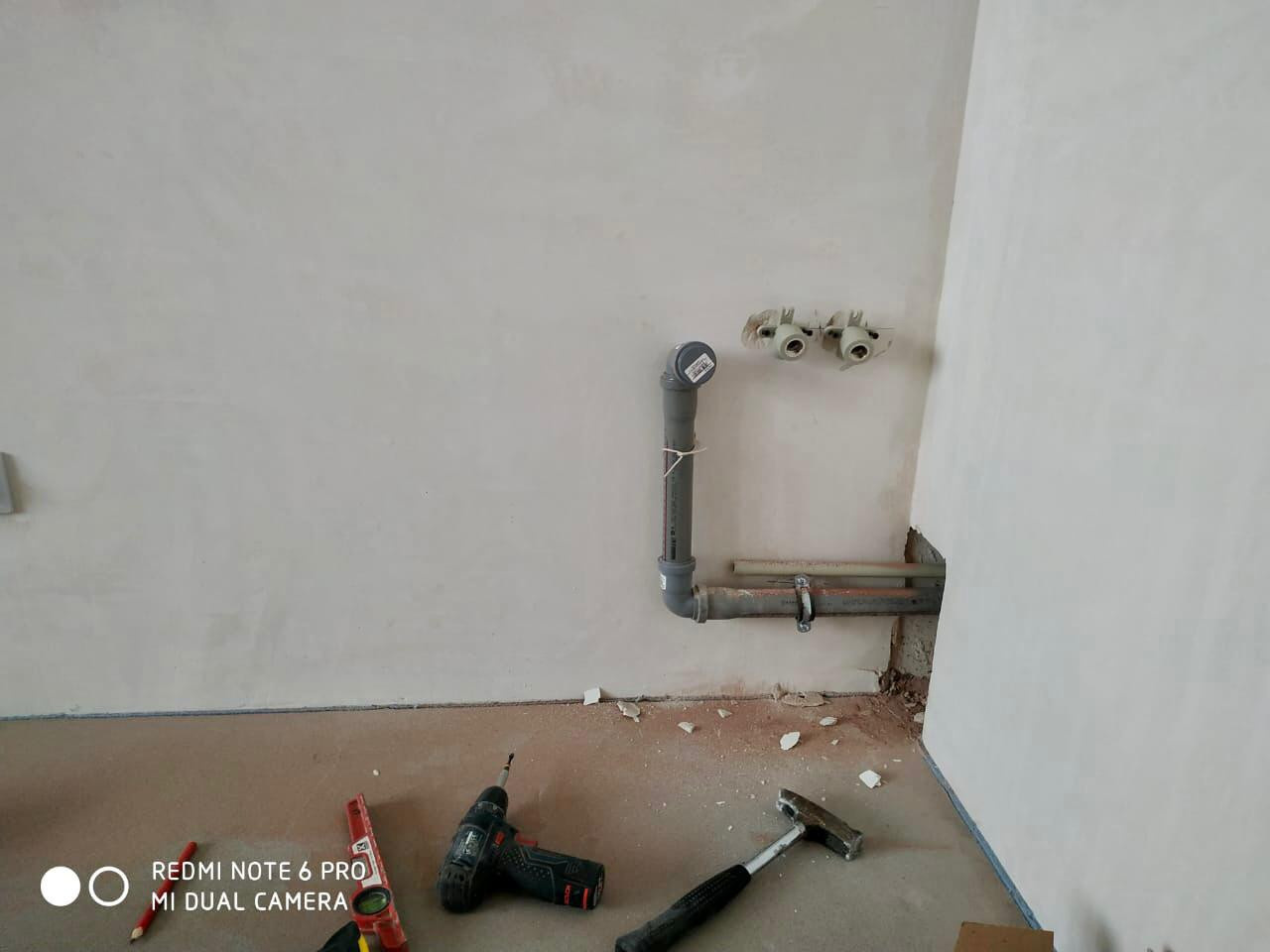 Разводка труб ХВС и ГВС в новостройке