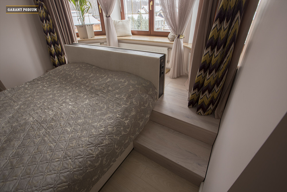 Нежный подиум-кровать для загородного дома.