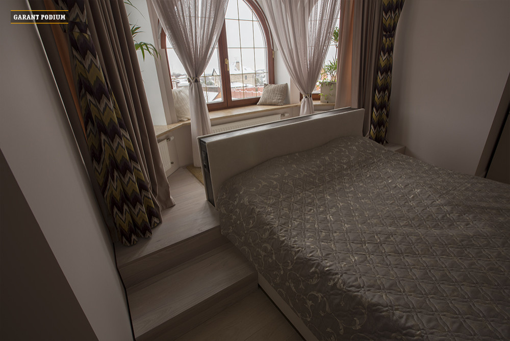 Нежный подиум-кровать для загородного дома.