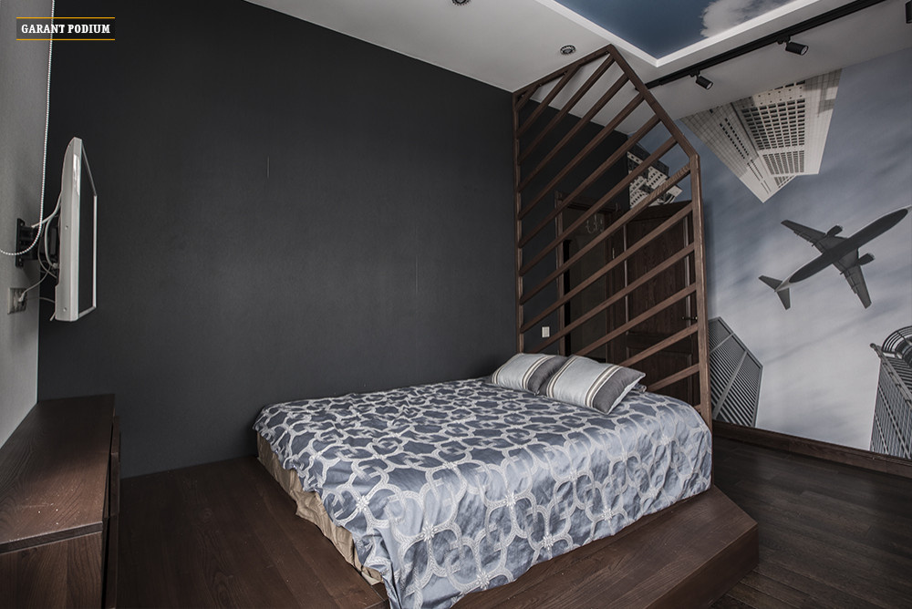 Подиум с динамичной перегородкой.