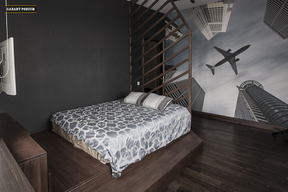 Подиум с динамичной перегородкой.