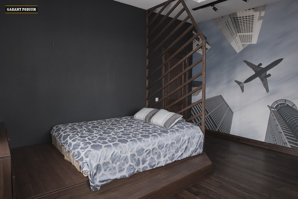 Подиум с динамичной перегородкой.