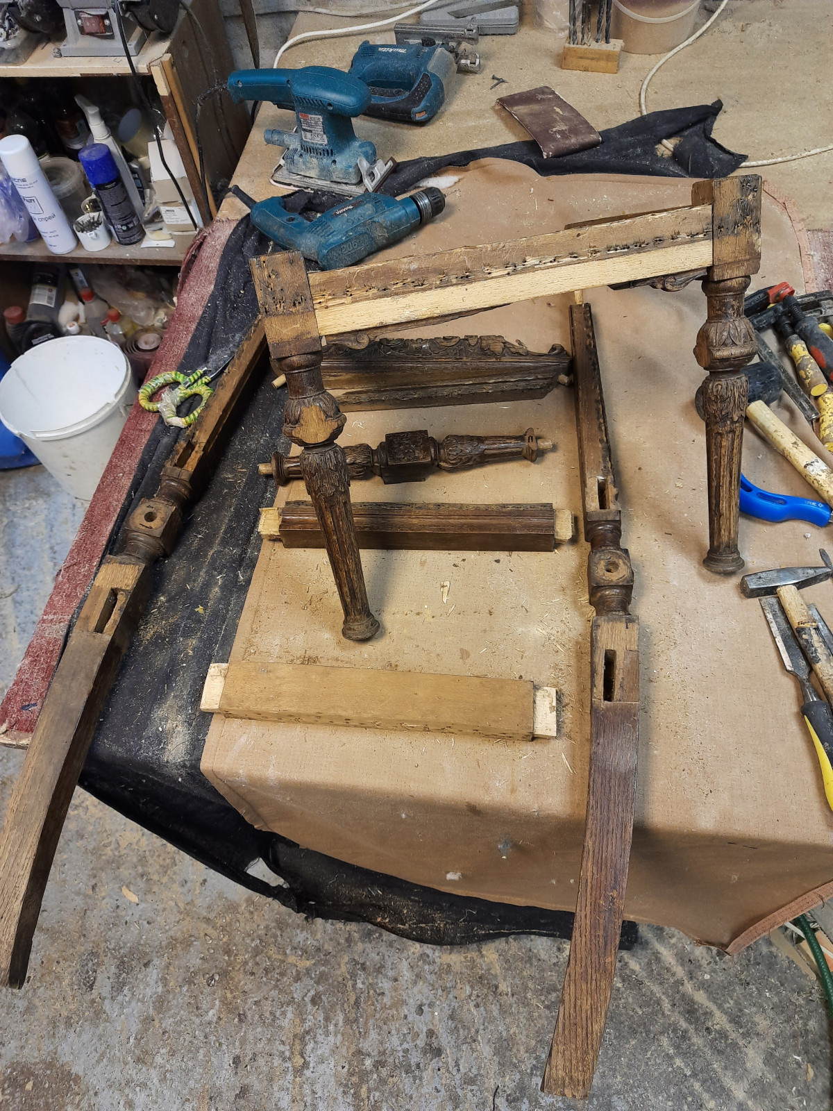 Обивка, ремонт, перетяжка мягкой мебели.