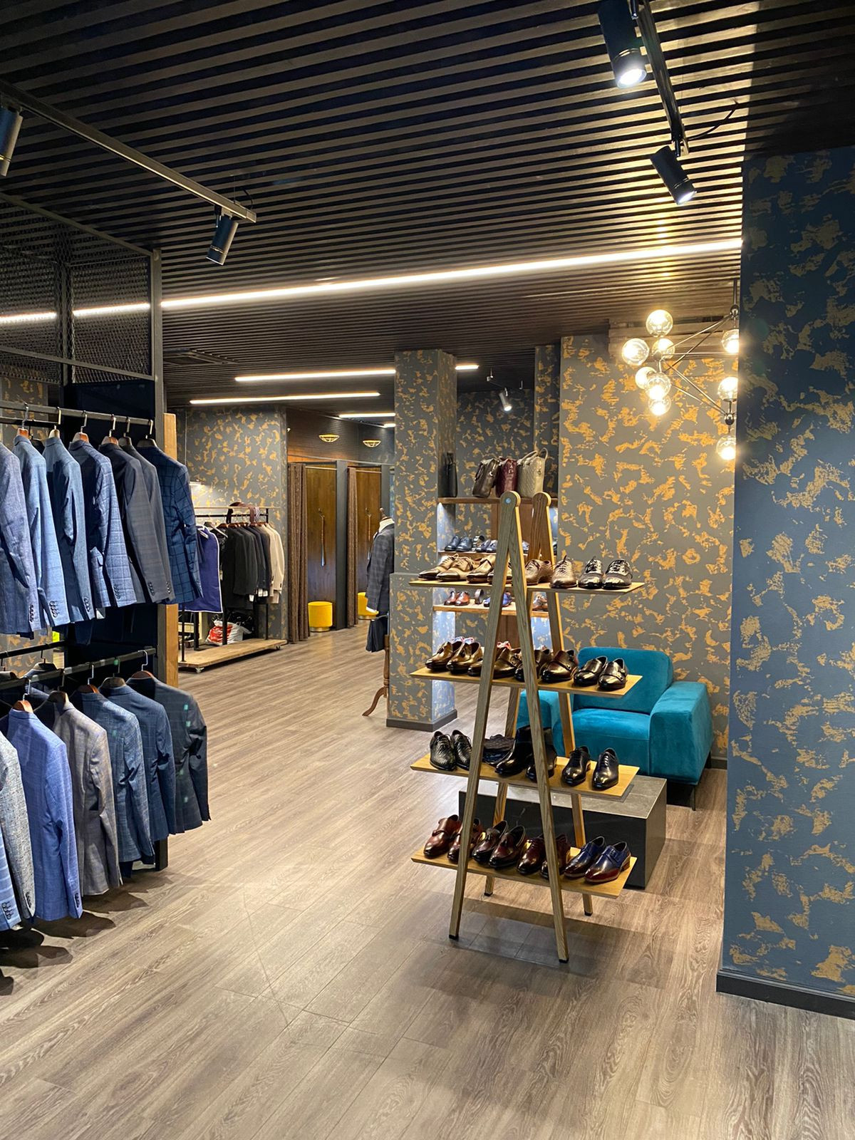 Магазин одежды на Полтавском проезде