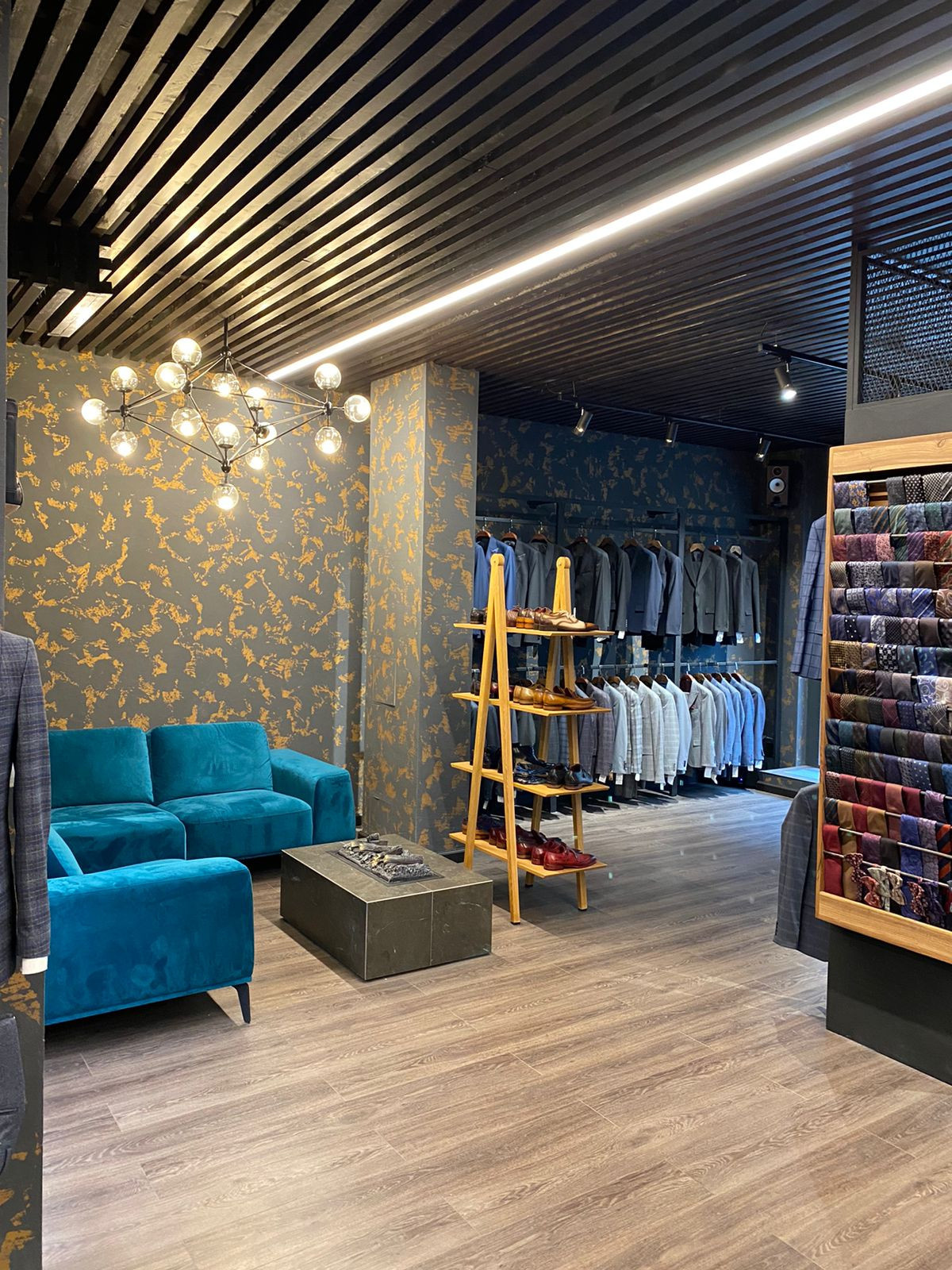 Магазин одежды на Полтавском проезде