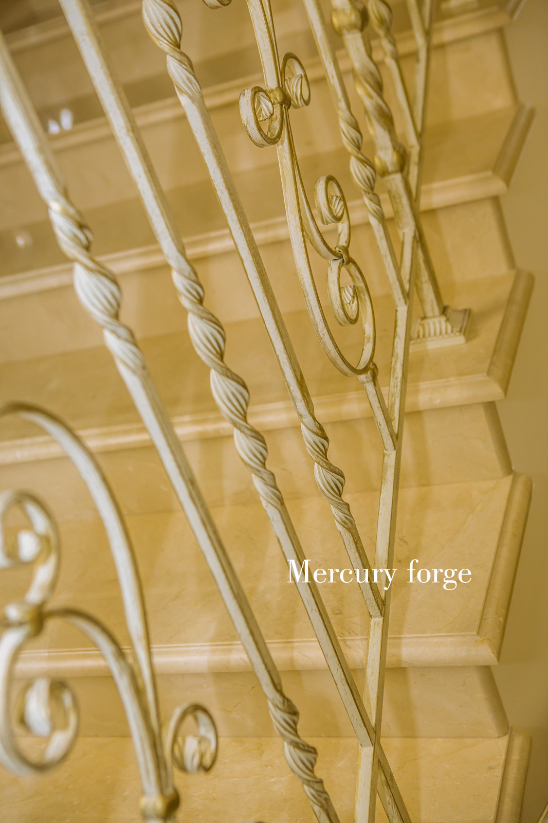 Лестница, кованое ограждение, фабрика Grande forge (Франция), коллекция Традиция