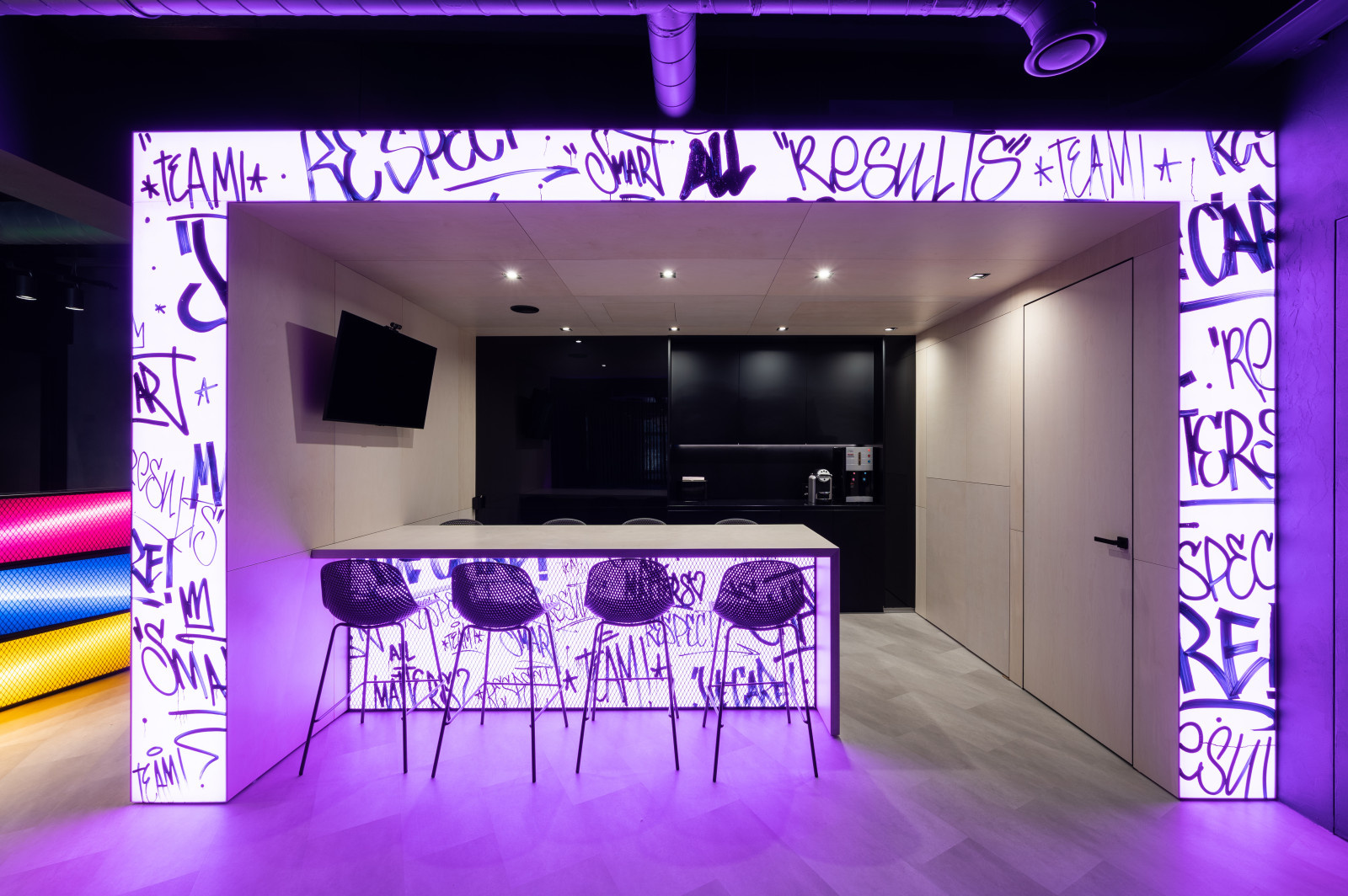RED AGENCY SPACE