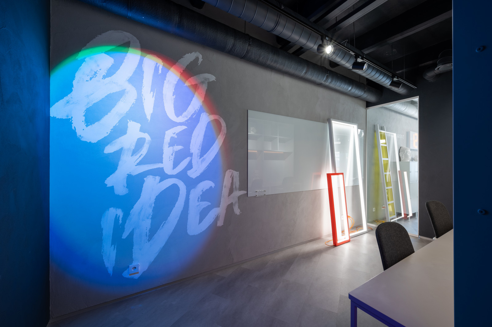 RED AGENCY SPACE