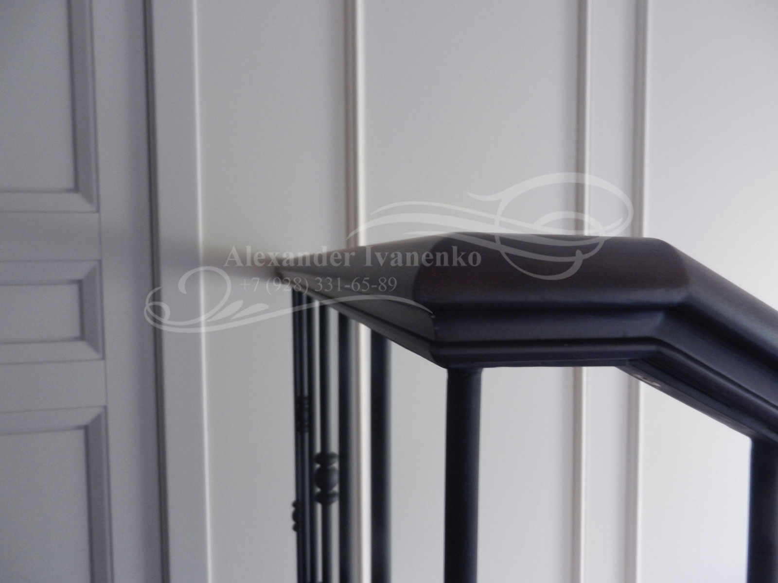 ЛЕСТНИЦА КЛАССИЧЕСКАЯ С ПЛОЩАДКОЙ