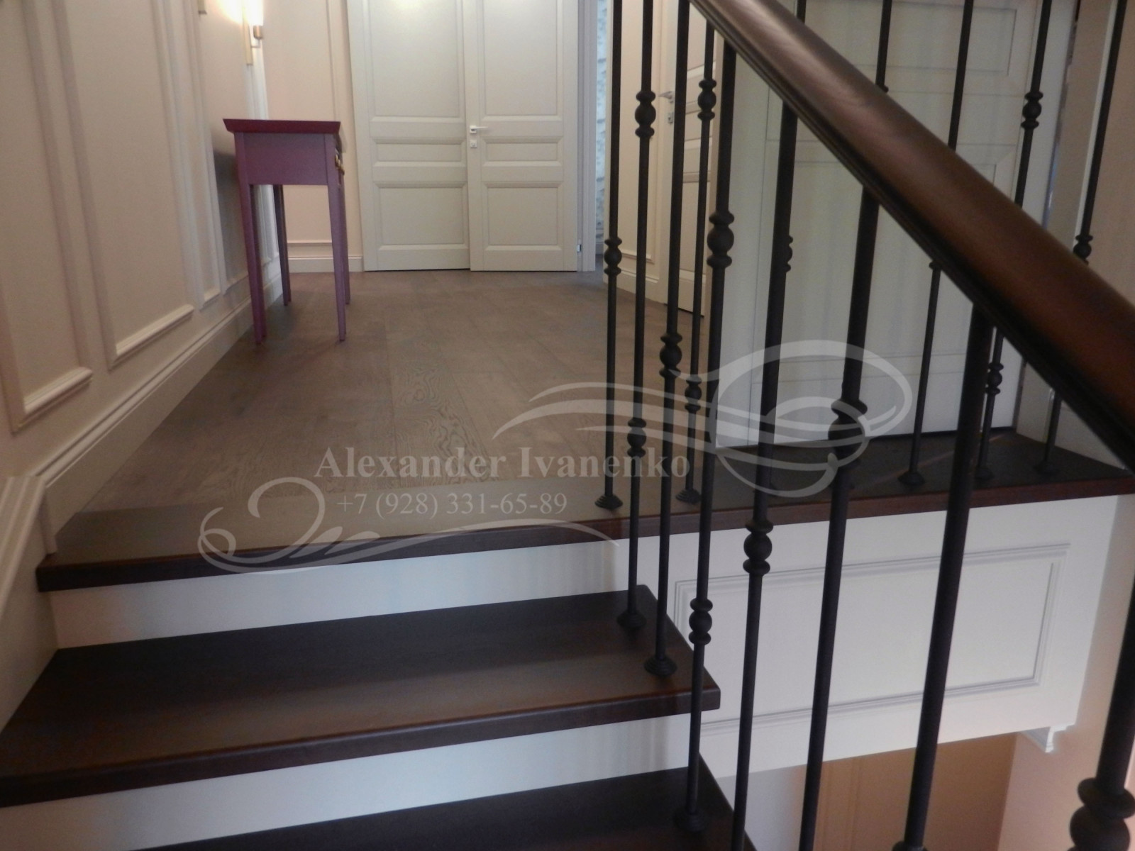 ЛЕСТНИЦА КЛАССИЧЕСКАЯ С ПЛОЩАДКОЙ