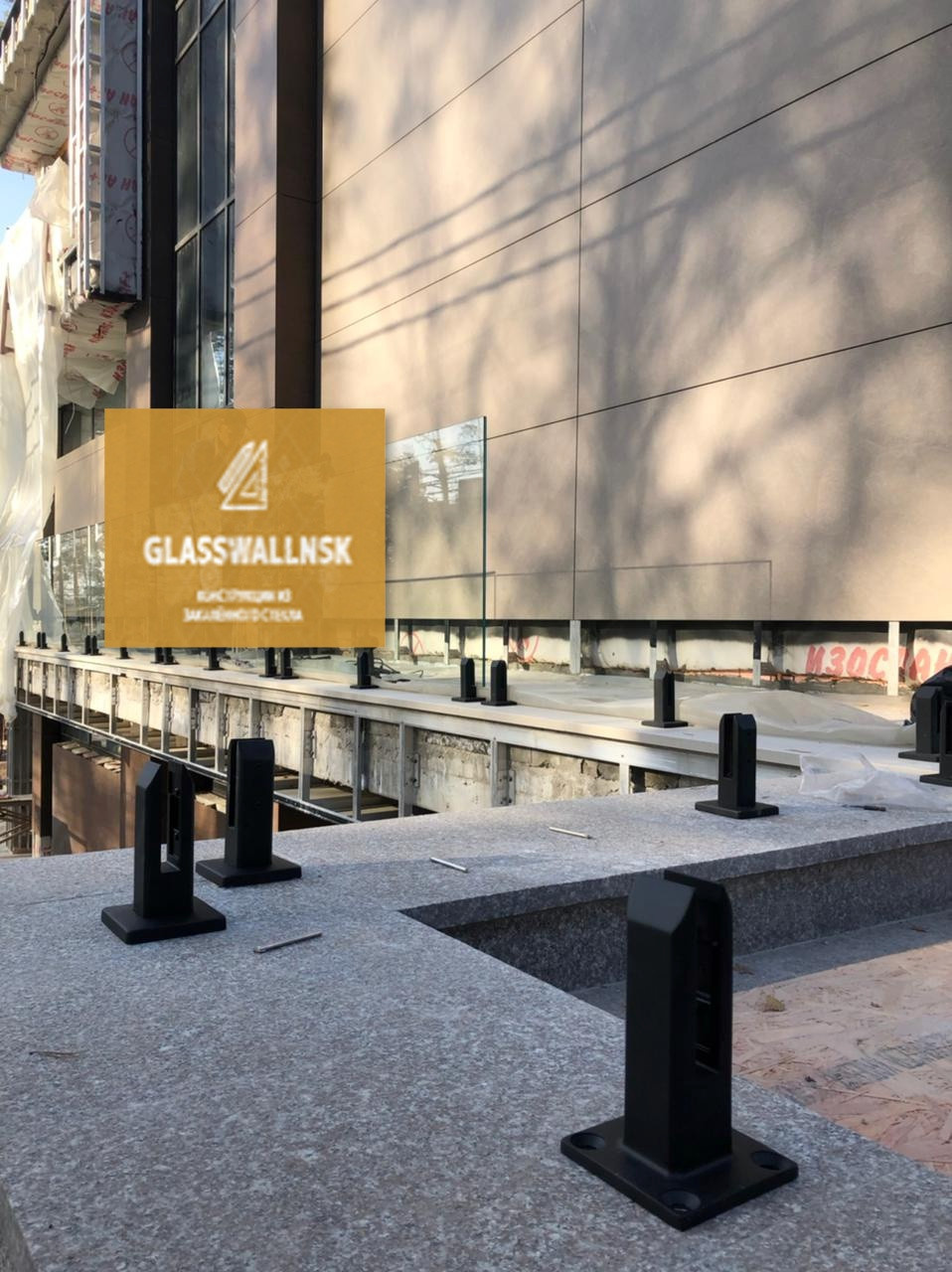 Стеклянное ограждение из закалённого триплекса