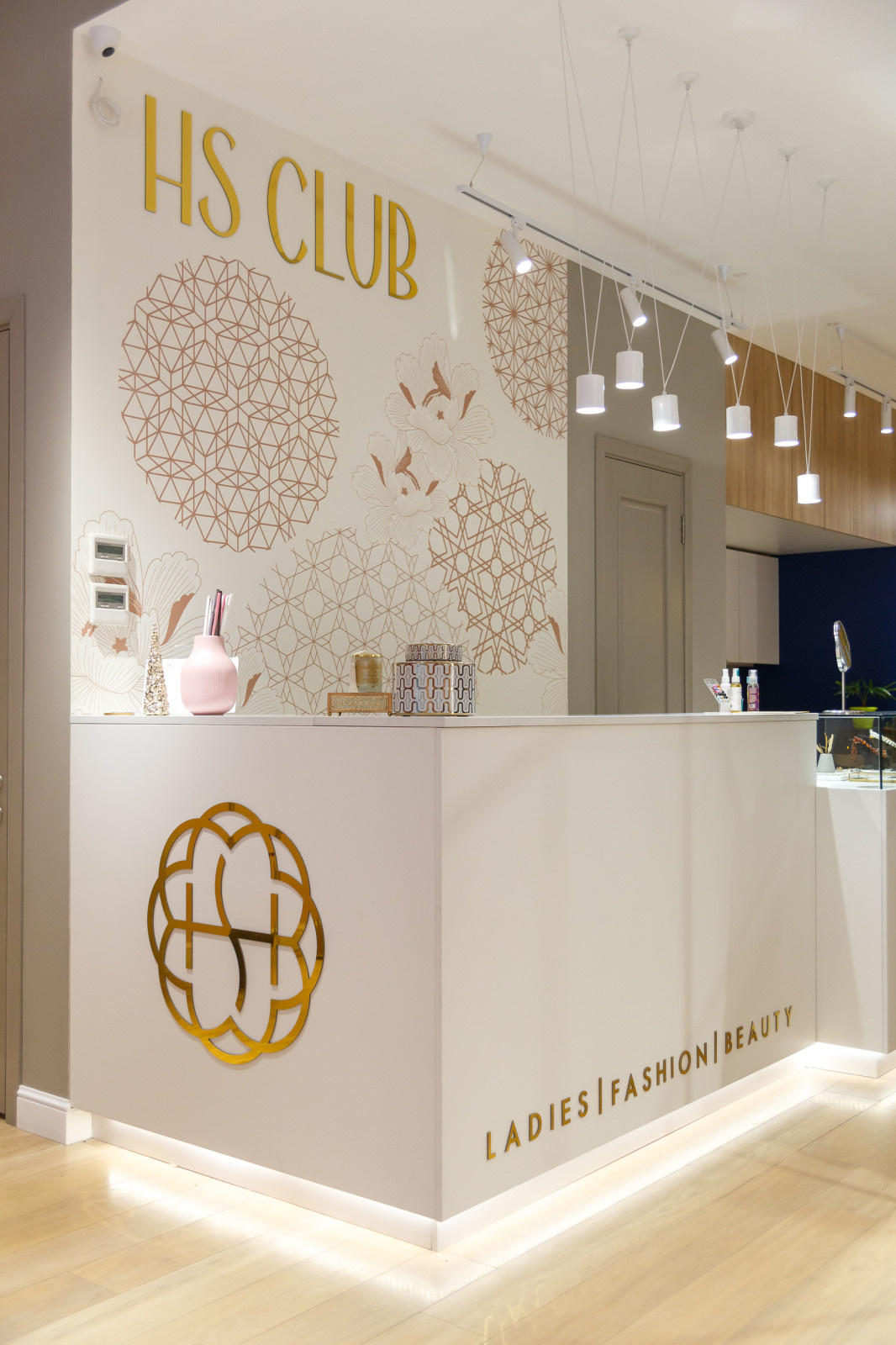 Магазин женской одежды HS Club