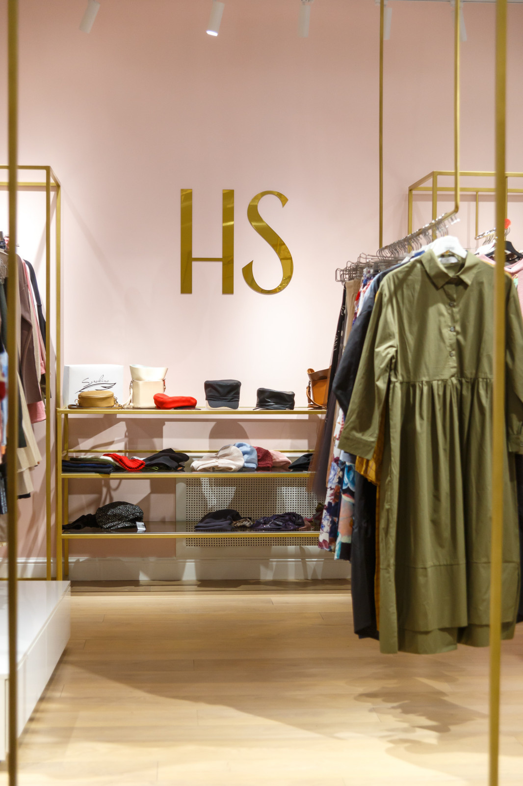 Магазин женской одежды HS Club