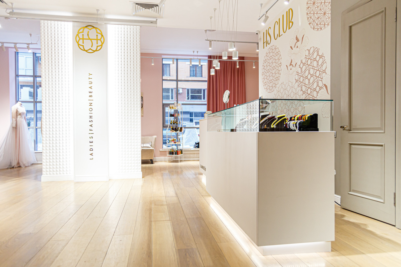 Магазин женской одежды HS Club