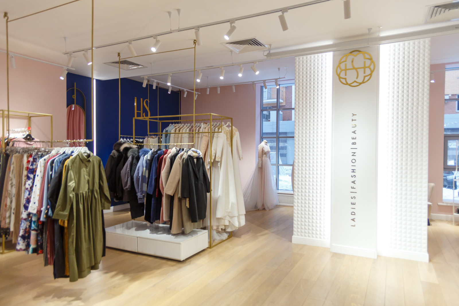 Магазин женской одежды HS Club