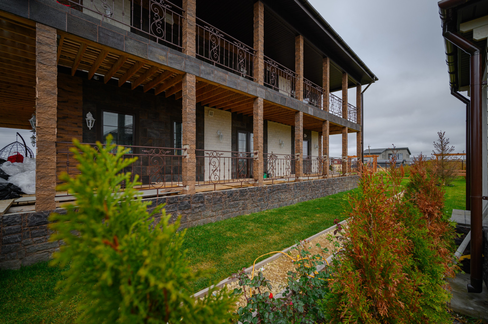Ломоносовский район Санкт-Петербурга. Дом для семьи с шестью детьми.