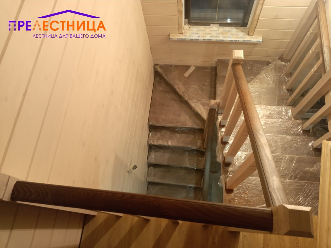 Лестница на центральном косоуре Ассоль 45