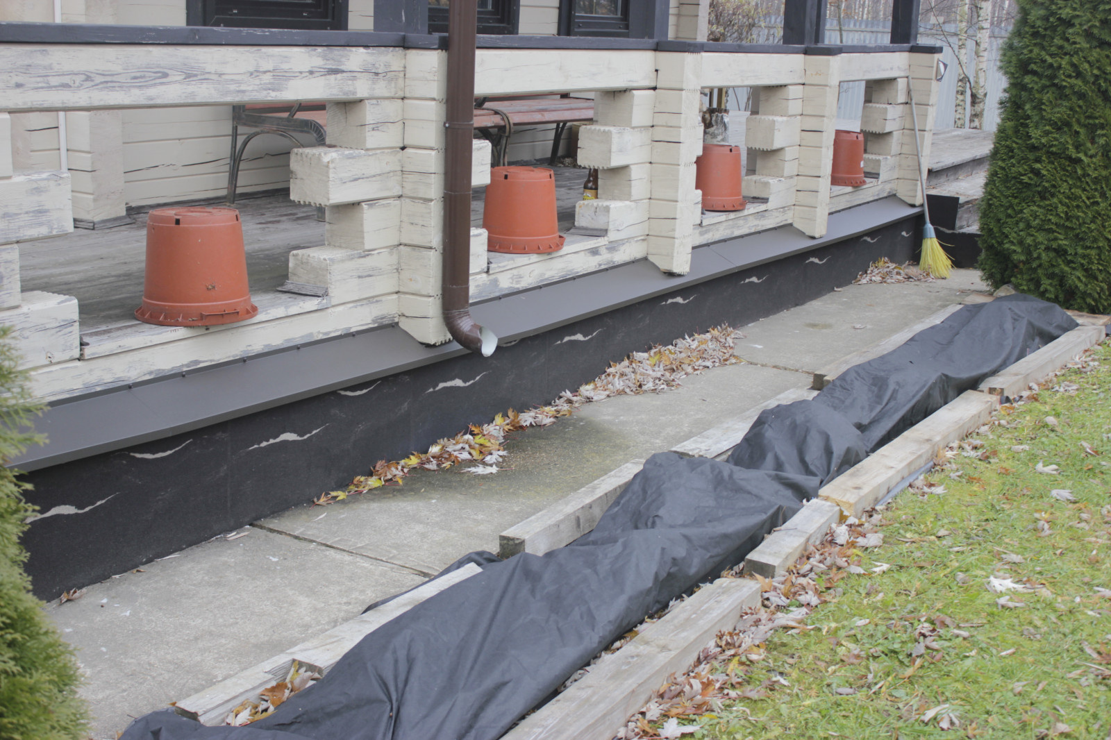 Утепление и отделка цоколя дома и бани в КП "Денисьево"