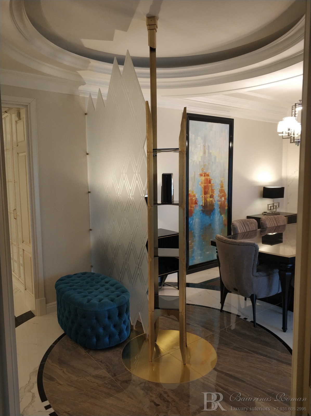 Неоклассика с нотками прованса.