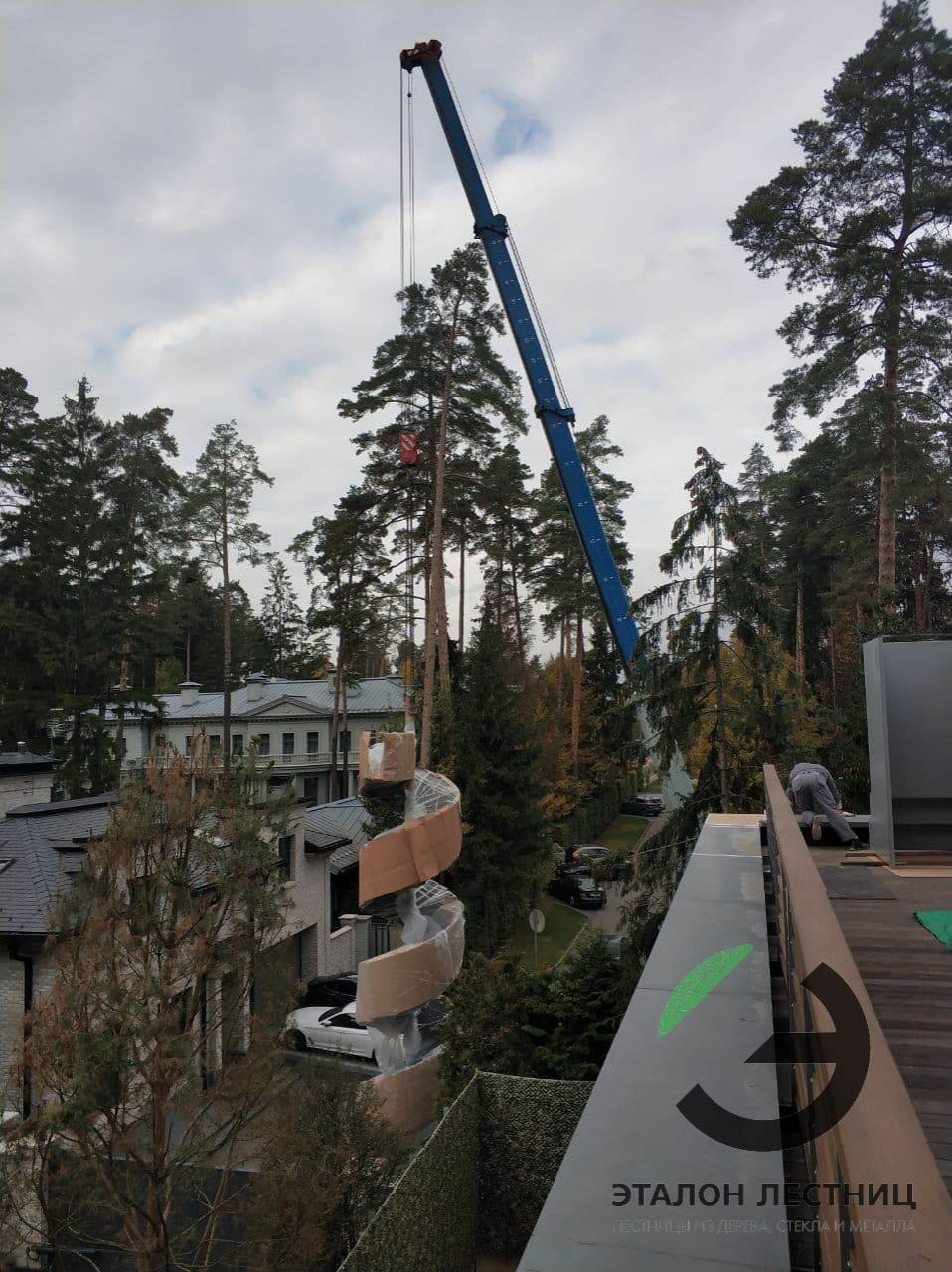 Обложка проекта: Уличная винтовая лестница