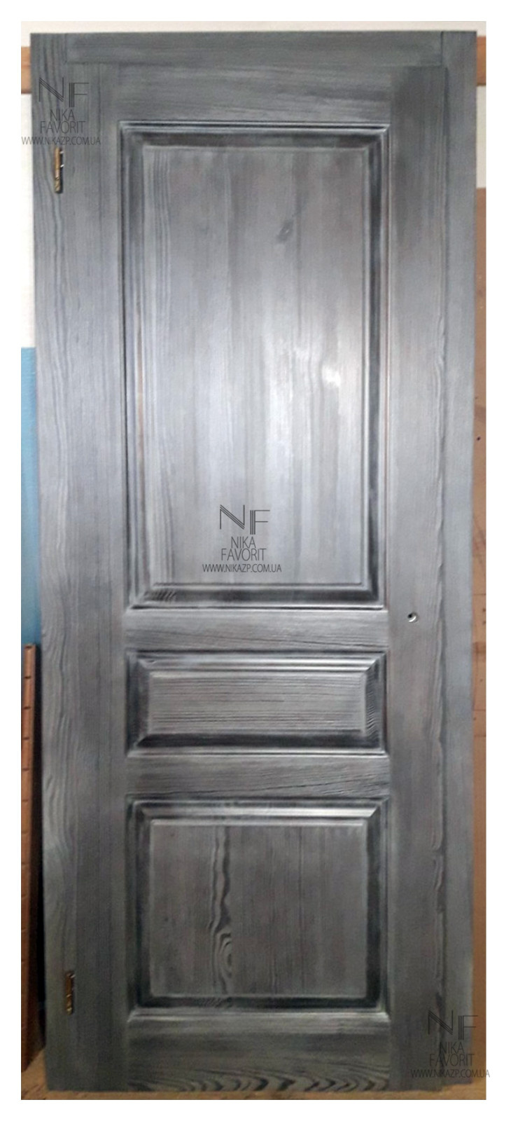 Wooden door (pine tree) antique