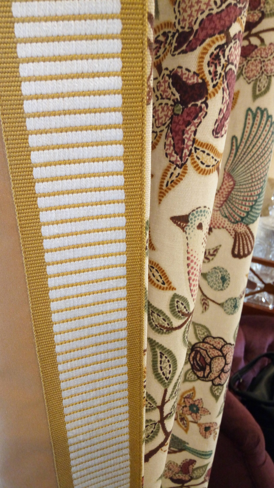 Гостиная-столовая в загородном доме