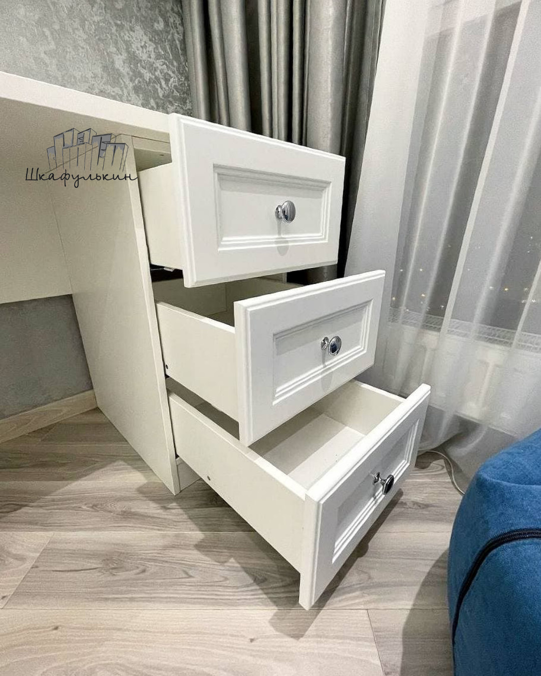 Меблировка спальни с рабочей зоной